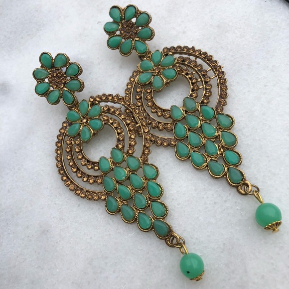 Beautiful drop earrings truly a statement piece ✨ - Picture 5 of 12